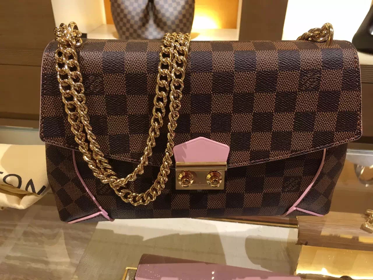 Louis vuitton sales caissa clutch
